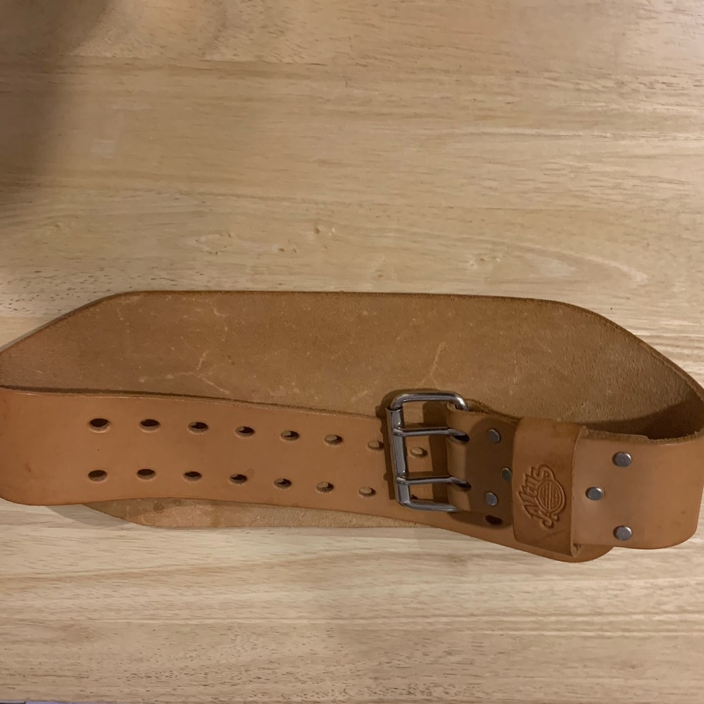 Altus Weightlifting Belt